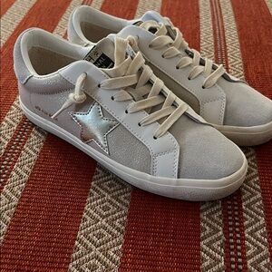 Vintage Havana White and Silver Sneakers